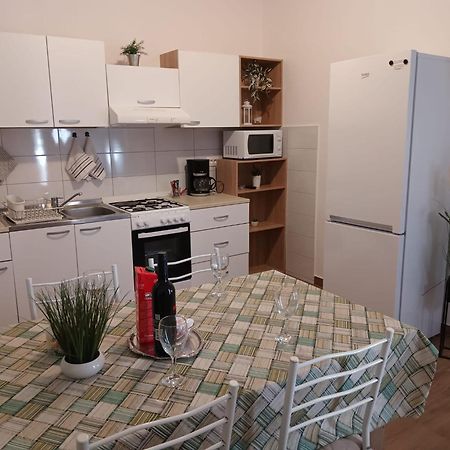 Apartmani Tomić Seline Bagian luar foto